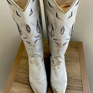 Freebird Rosie size 7 in ice-multi.